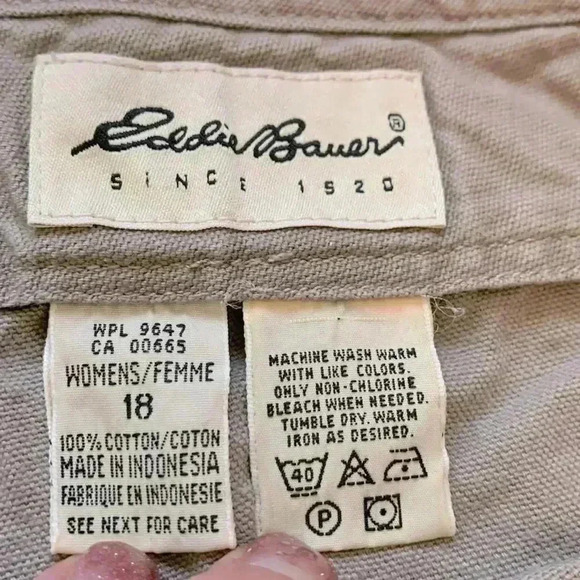 Eddie  Bauer High Rise Women’s Heavy Duty Khaki Shorts Button Up Fly Flat Front - Picture 4 of 4